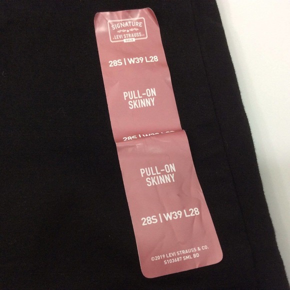 Levi Women's Plus 28S/26 Signature Pull-On Skinny Black Jeans Totally Shaping - Picture 4 of 11